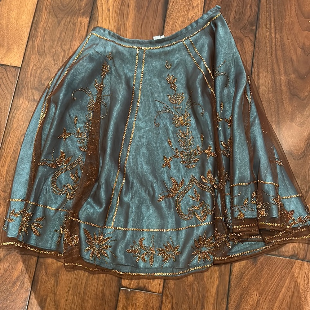 Beautiful flattering Sequin skirt